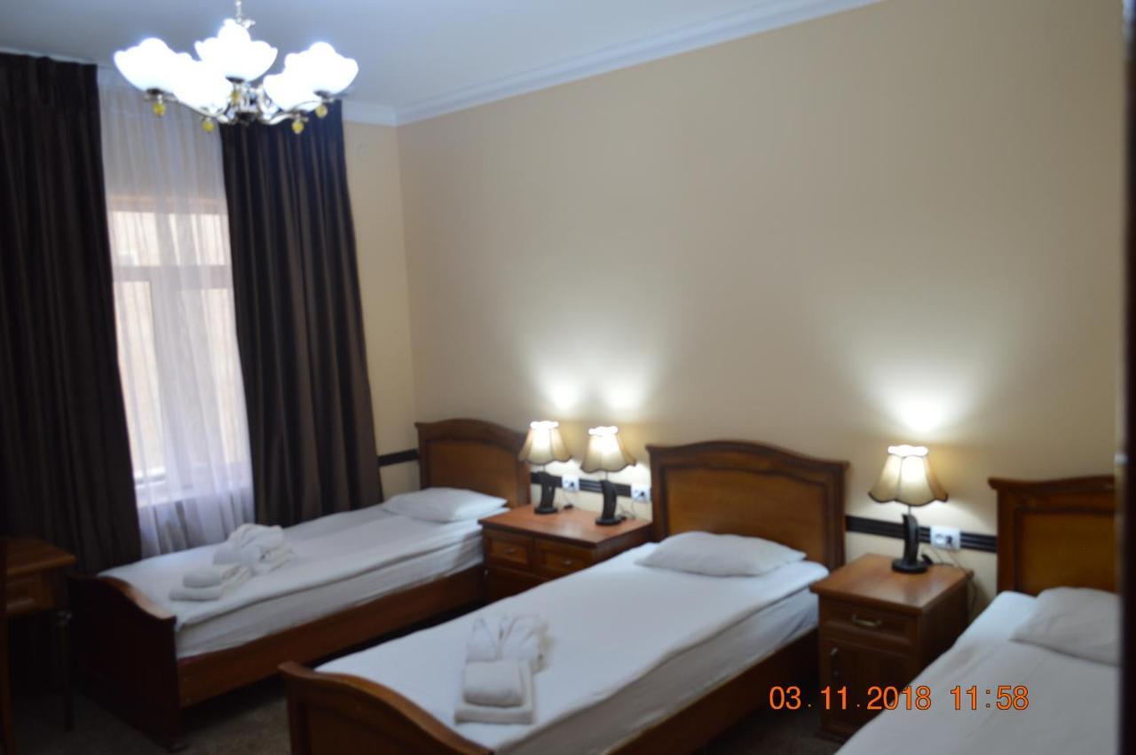 Hotel Crown Taschkent Exterior foto